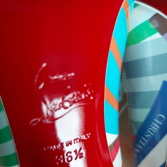 NIB Christian Louboutin Grand Bain Heels - Picture 8 of 11